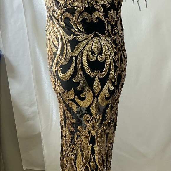 Fashion Nova Black and Gold Prom Dress - Picture 5 of 14